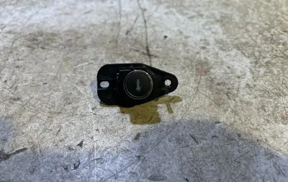 Chrysler 300C Tailgate opening switch 56046228AC 10017450