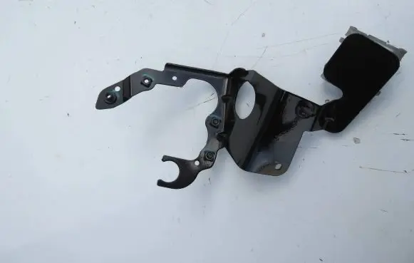 Volvo XC60 Radiator mount bracket 31380898 17W35