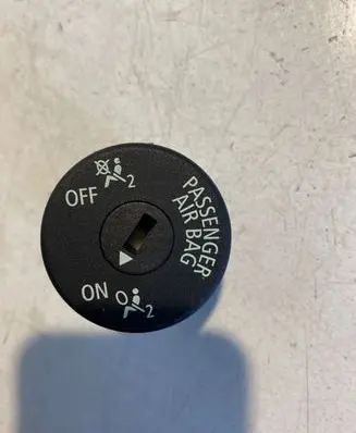 BMW 1 F20 F21 Passenger airbag on/off switch 9196886