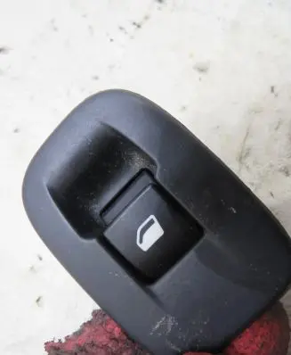 Peugeot 2008 I Electric window control switch