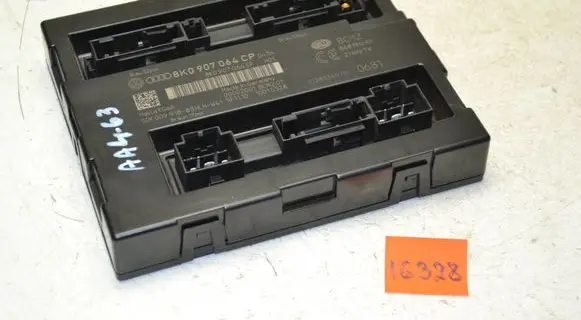 Audi A4 S4 B8 8K Comfort/convenience module 8K0907064CP 5DK00991883