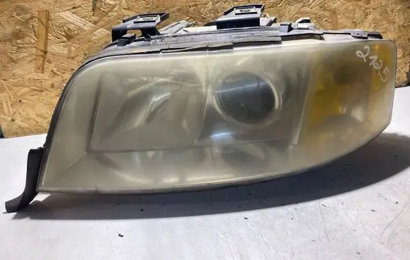 Audi A6 S6 C5 4B Headlight/headlamp 155923