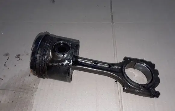 Volvo XC90 Piston with connecting rod NOCODE