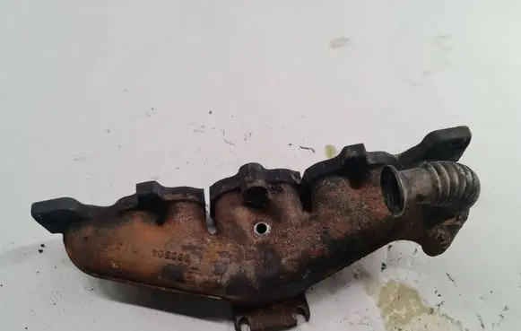 Peugeot 407 Exhaust manifold 9647144580