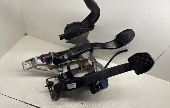 Audi A6 S6 C6 4F Pedal assembly 4F1721117F 8K1721523 4F1721140B