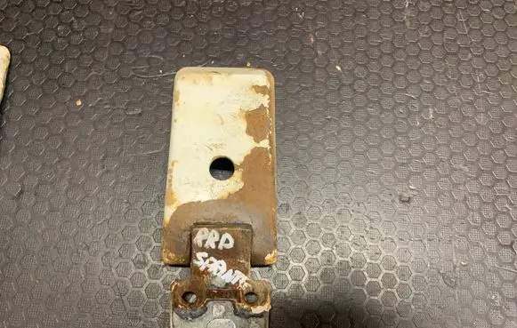 Mercedes-Benz Sprinter W901 W902 W903 W904 Rear door lower hinge 9017400737