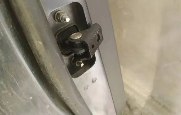 Ford C-MAX I Rear door check strap stopper 