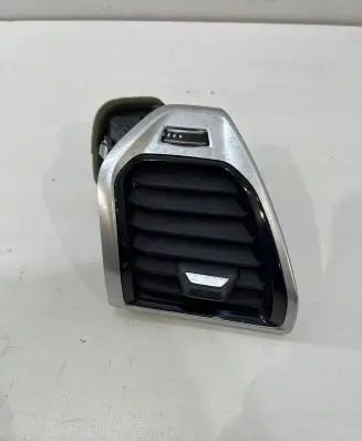 BMW 8 G15 Dashboard side air vent grill/cover trim