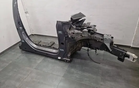 Mercedes-Benz B W247 Front quarter panel
