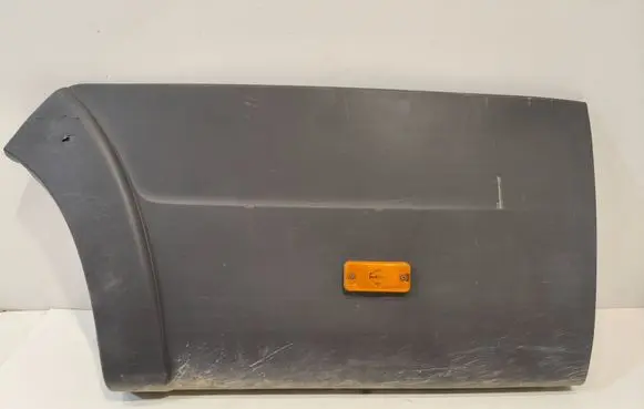 Rear fender molding trim