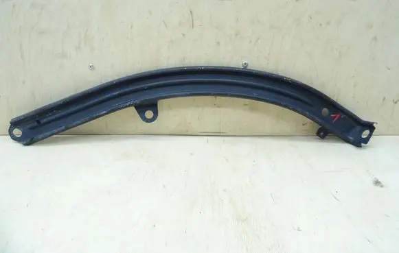 Iveco Daily 5th gen Headlight/headlamp mounting bracket 