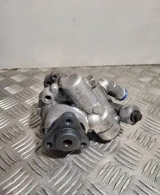 BMW 5 E60 E61 Power steering pump 7697974121