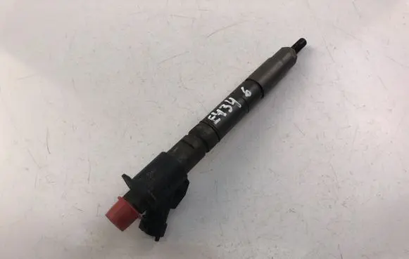 Volvo V60 Fuel injector 31303238