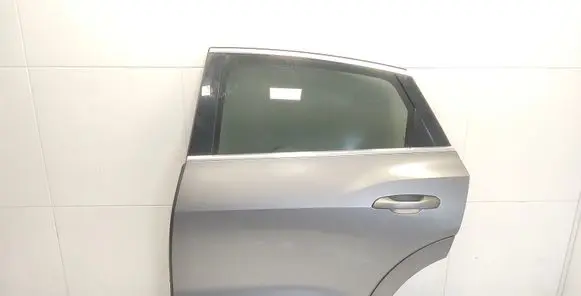 Audi e-tron Rear door