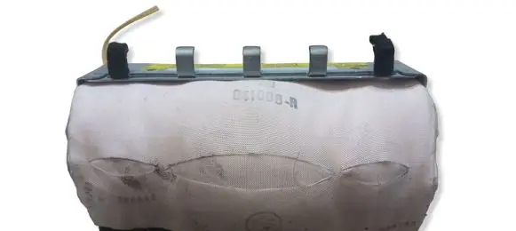 Toyota Yaris Passenger airbag 