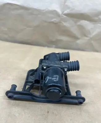 BMW 5 E60 E61 Coolant heater control valve 6920226
