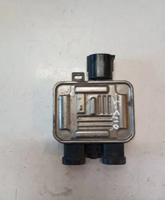 Volvo V40 Coolant fan relay 940013802
