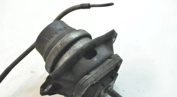 Land Rover Discovery 4 - LR4 Engine mount bracket AH226A003BA