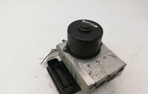 Mercedes-Benz C W203 ABS Pump