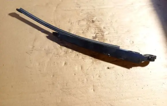 Volkswagen Golf VII Rear wiper blade 