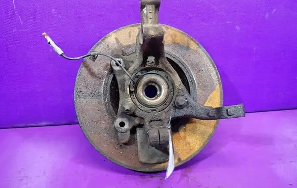 Opel Zafira B Front wheel hub spindle knuckle