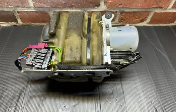 Mercedes-Benz E A207 Convertible roof hydraulic pump A2078000030 DAI1110142 MM0A12260078