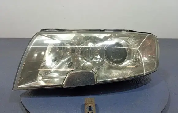 Skoda Superb B5 (3U) Headlight/headlamp 246749L