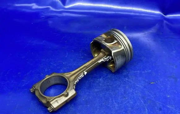 Audi A4 S4 B7 8E 8H Piston 82L143 06DD