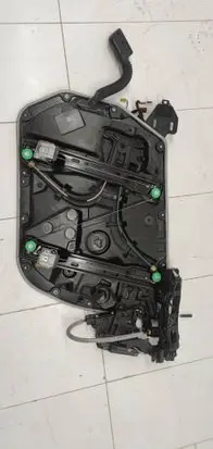 Front window lifting mechanism without motor