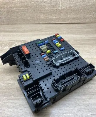 Volvo XC90 Fuse module 30728273