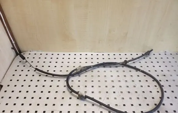Handbrake/parking brake wiring cable