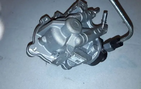 Ford Kuga II Fuel injection high pressure pump 9811347280
