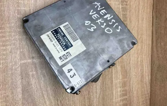 Toyota Avensis Verso Engine control unit/module ECU 8966144300 1758005121