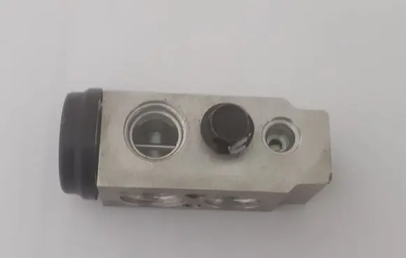 Air conditioning (A/C) expansion valve