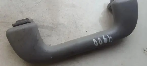 Toyota Yaris Front interior roof grab handle L1020372