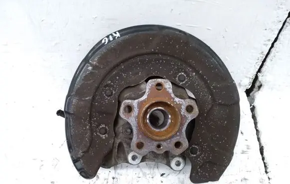 Rear wheel hub spindle/knuckle