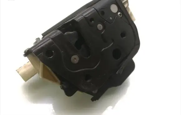 Audi A4 S4 B6 8E 8H Front door lock 8E2837016AA
