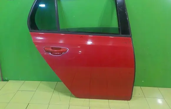 Volkswagen Golf VI Rear door CL10