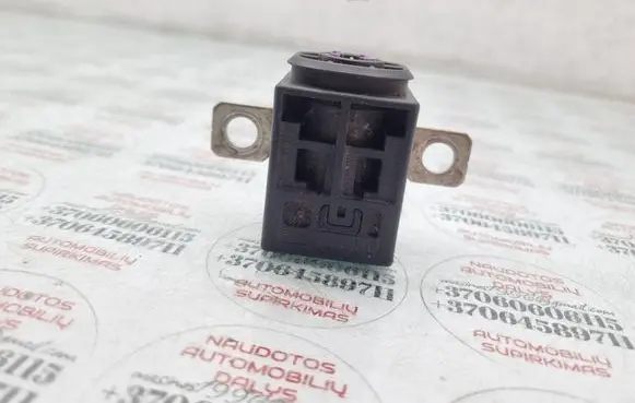 Volkswagen Touareg I Battery relay fuse 4F0915519