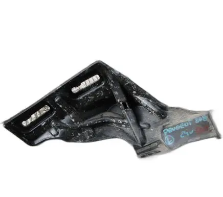 Peugeot 208 II Fender mounting bracket 
