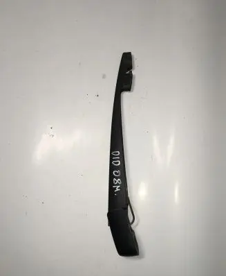 Mitsubishi Pajero Rear wiper blade arm