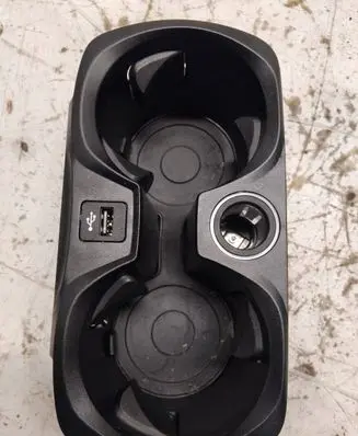 BMW 4 G22 G23 G24 G26 Cup holder front 1870135116 01020304