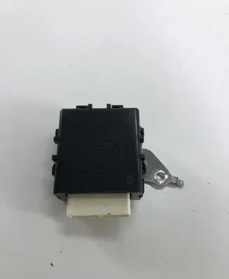 Toyota C-HR I Window wiper relay 85940F4010 4230003010