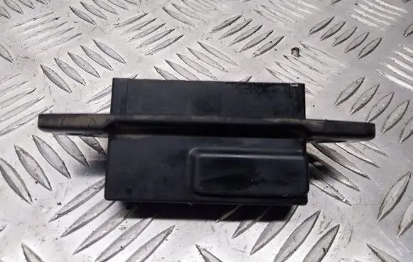 Toyota Auris E180 Tailgate/boot open switch button 15D184