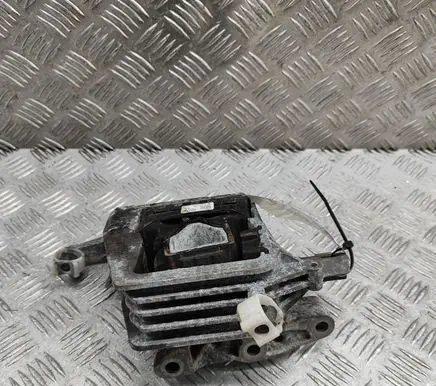 BMW X2 F39 Engine mount bracket 8743621