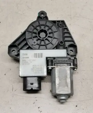 BMW 5 G30 G31 Rear door window regulator motor 7457252