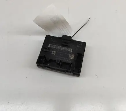 Volkswagen PASSAT B8 Door control unit/module 5Q0959592E 5Q0959592B
