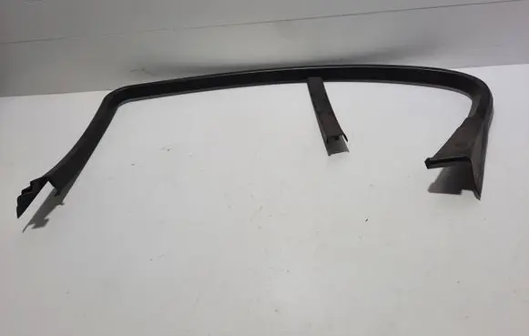 BMW 7 E65 E66 Rear door window/glass frame 8223756