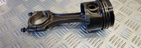 Opel Zafira A Piston with connecting rod