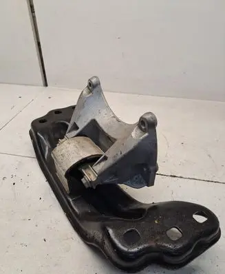 Mercedes-Benz E W213 Gearbox mounting bracket A2132400402 A2132403600